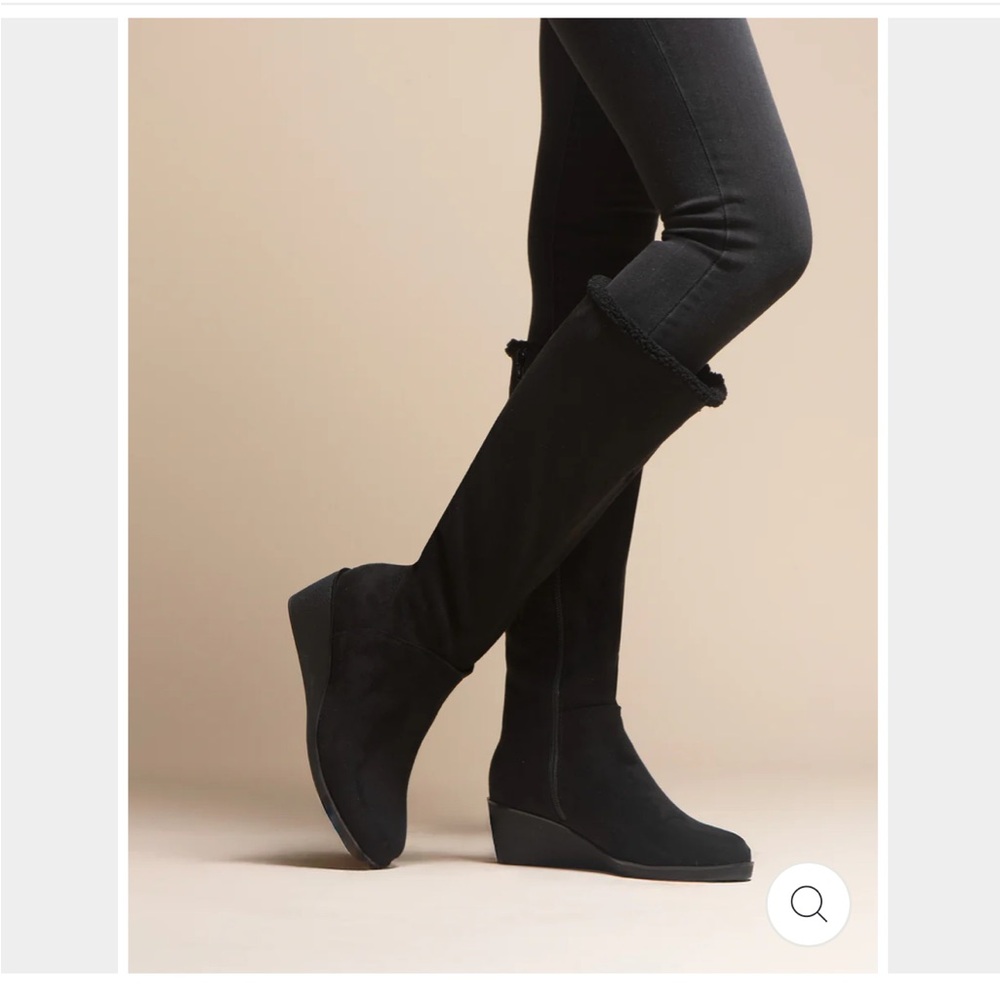 Black Wedge Shoes with Sleek Design